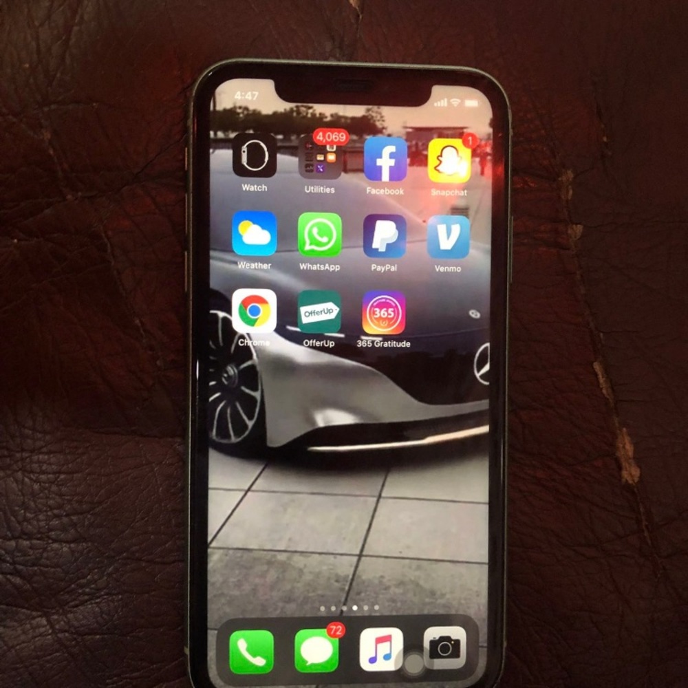 iPhone 11